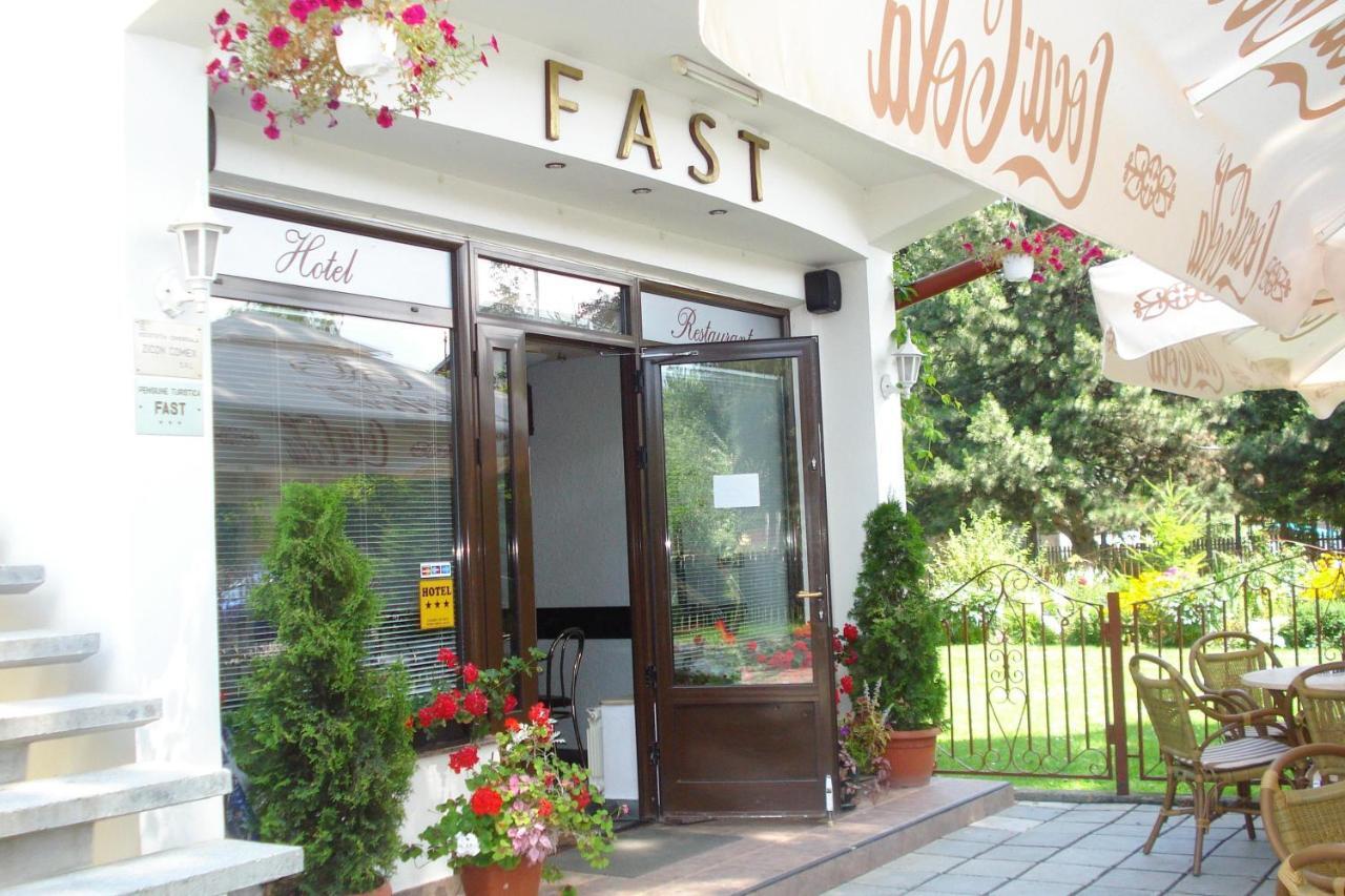 Pension Hotel Fast Rădăuţi Dış mekan fotoğraf